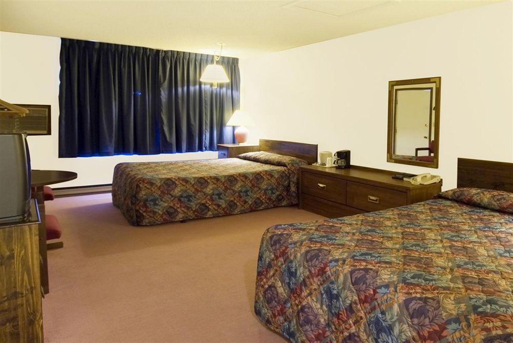 Americas Best Value Inn Ларами Стая снимка