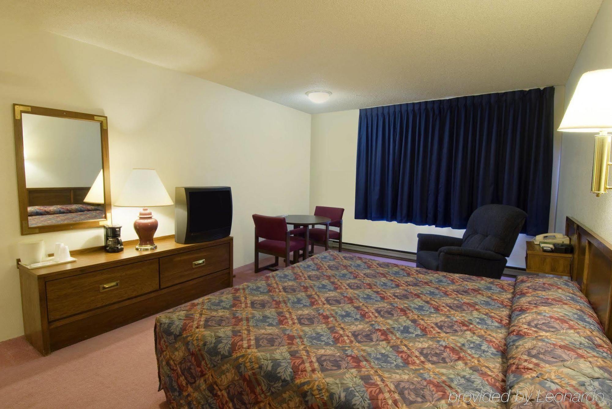 Americas Best Value Inn Ларами Стая снимка