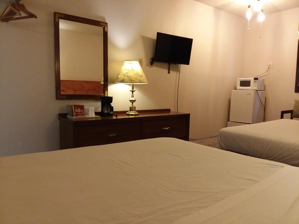 Americas Best Value Inn Ларами Екстериор снимка